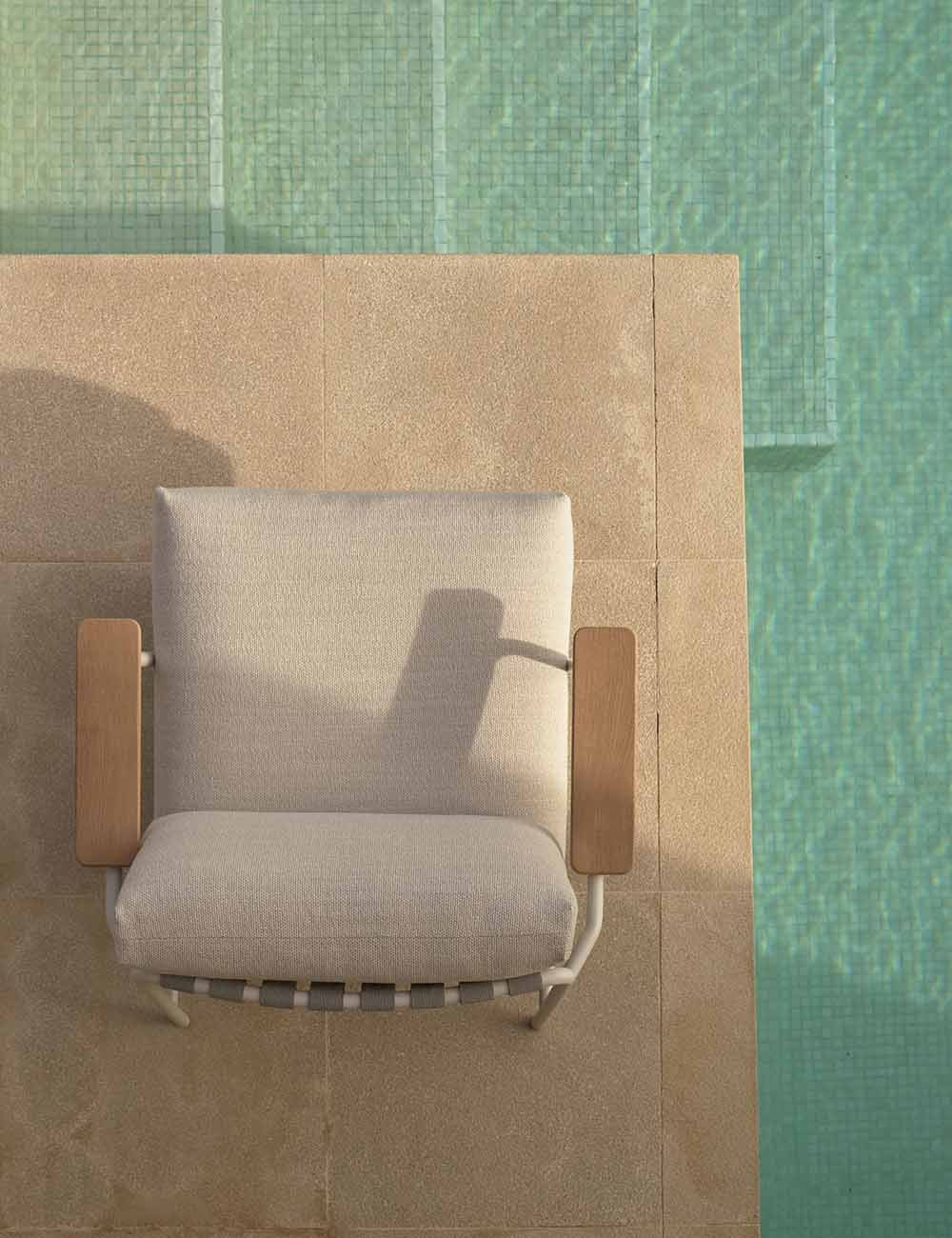 settle lounge chair