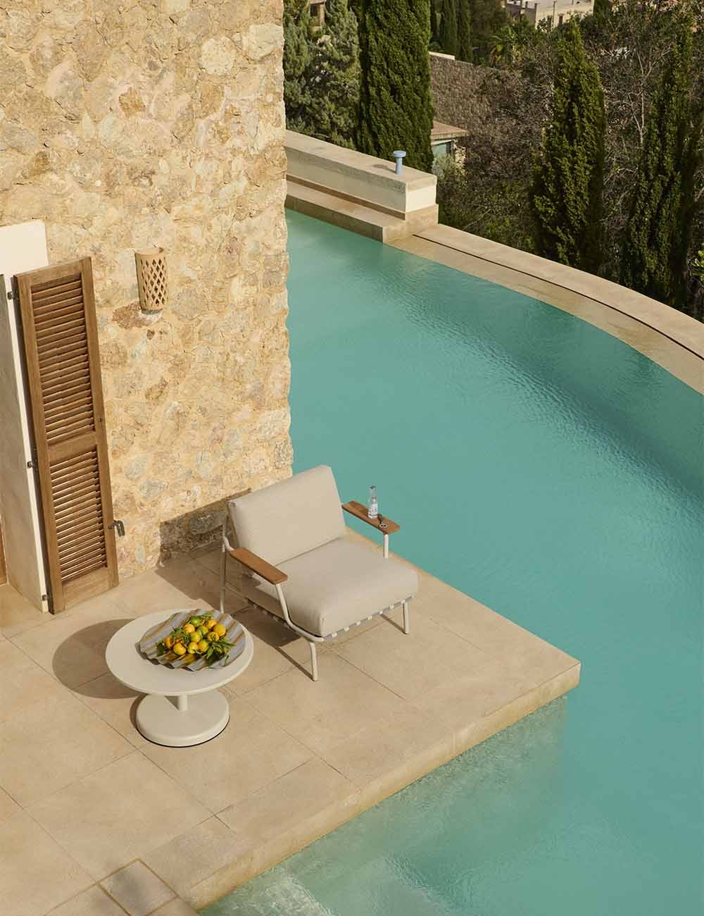 settle lounge chair
