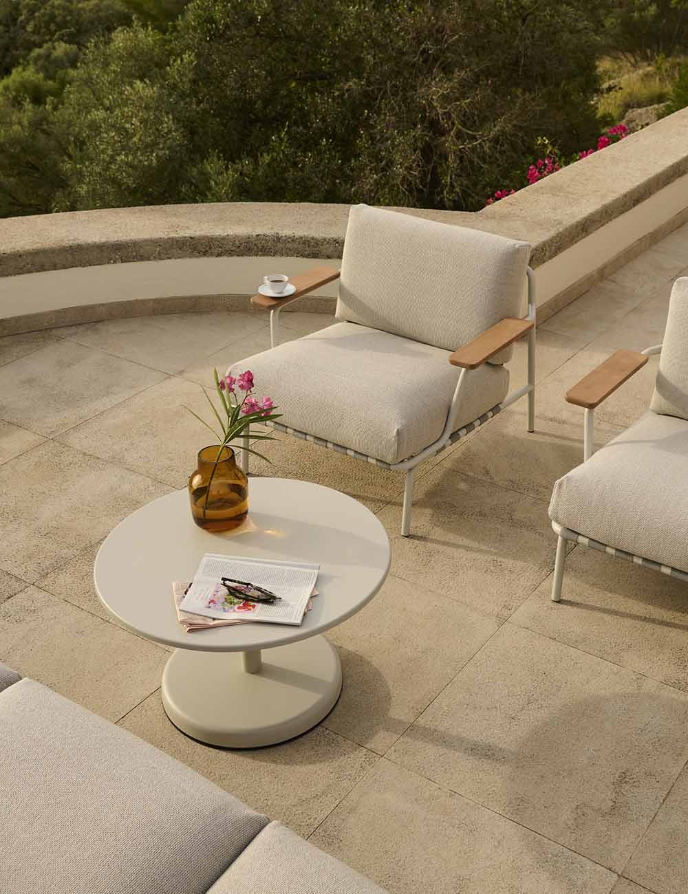 settle lounge chair