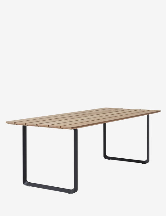70/70 outdoor table
