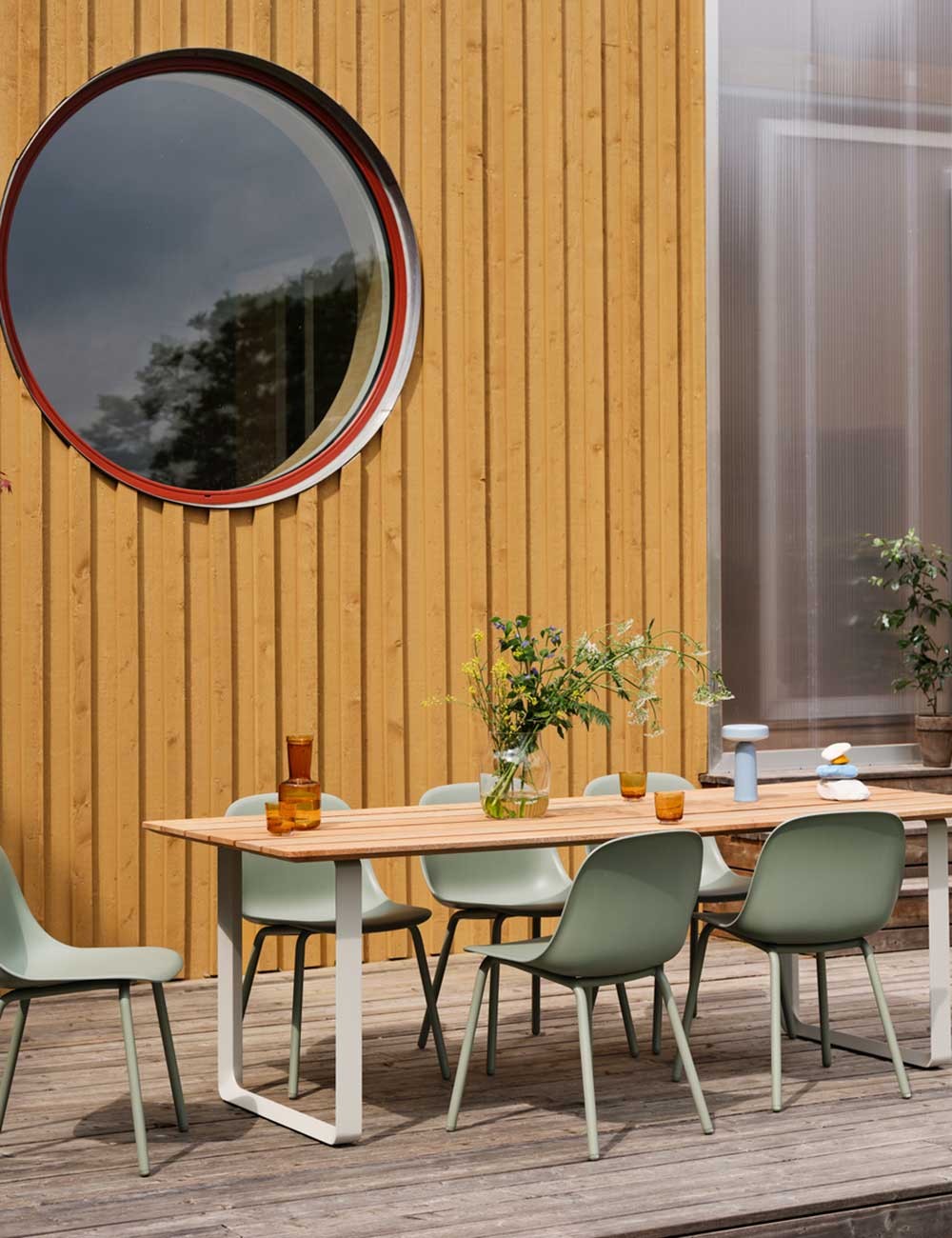 70/70 OUTDOOR TABLE