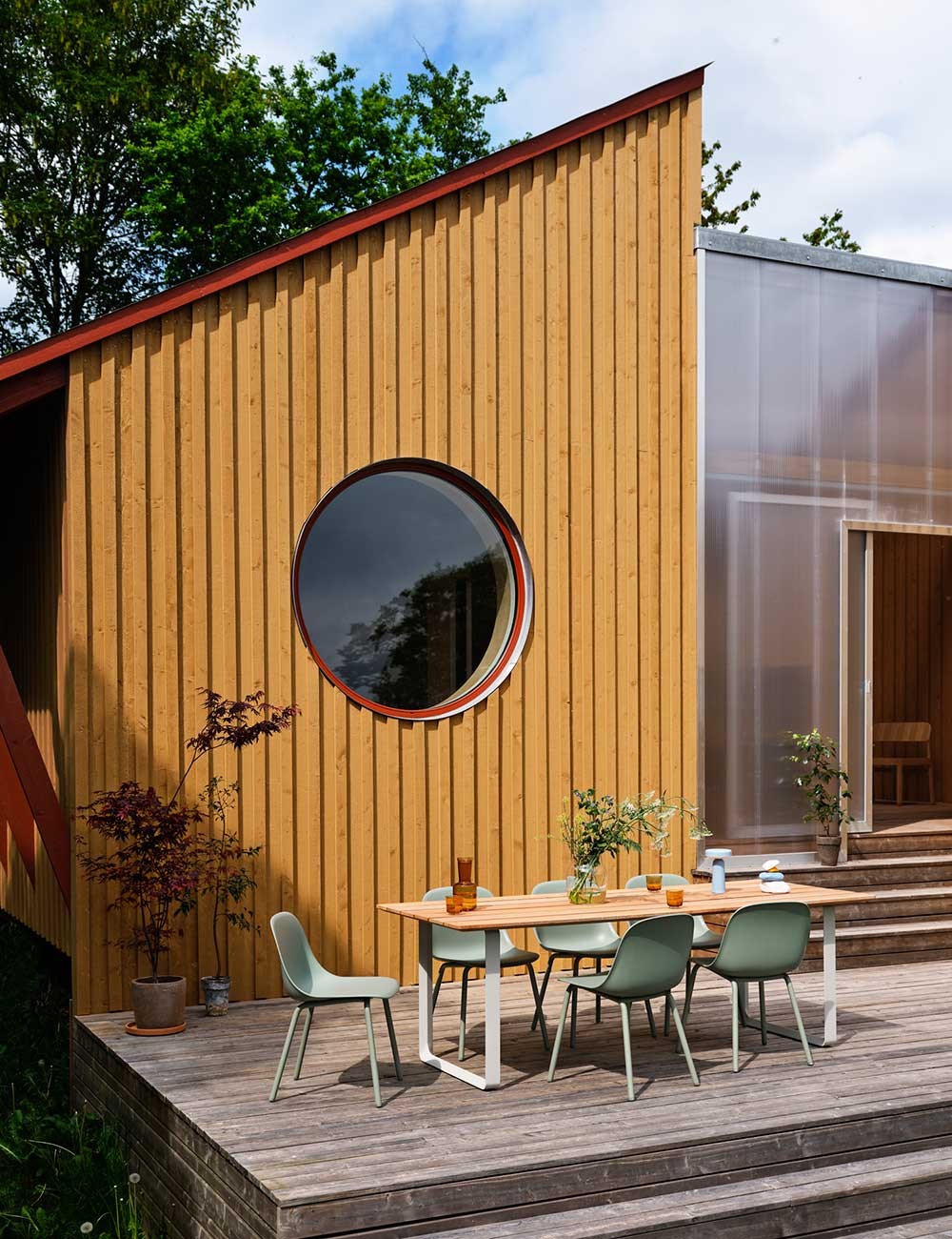 FIBER OUTDOOR SIDE CHAIR