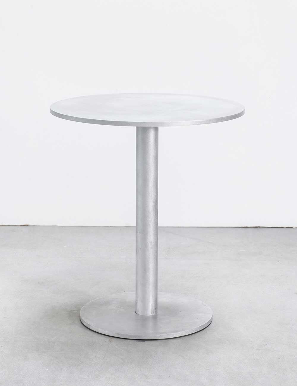 ROUND TABLE