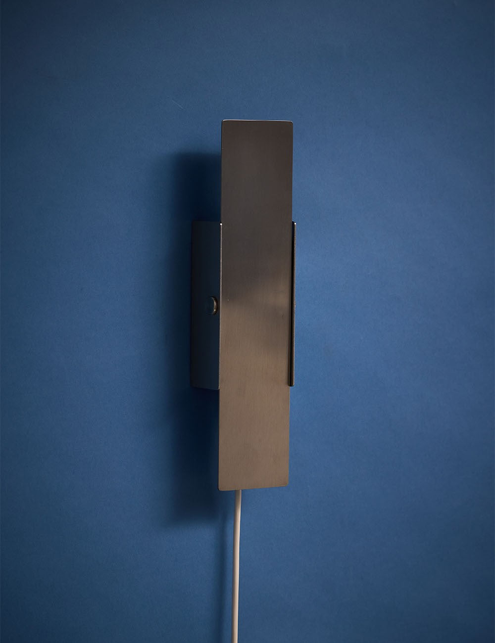 PIVOTING WALL LAMP