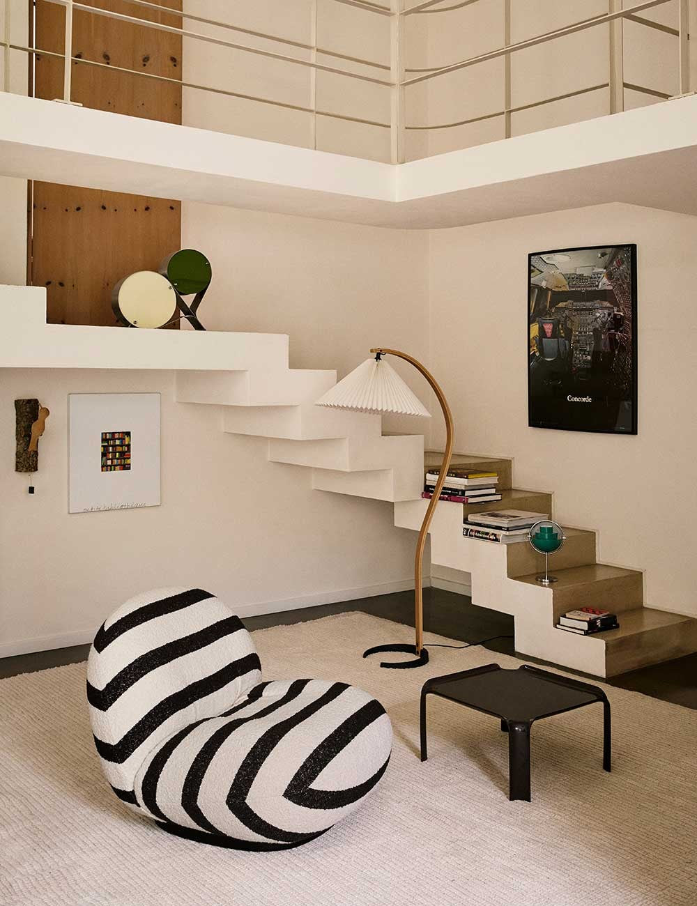T877 SIDE TABLE