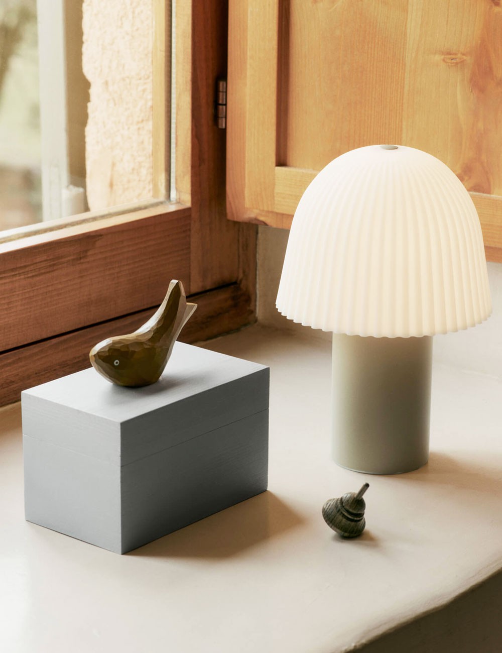 frill portable lamp