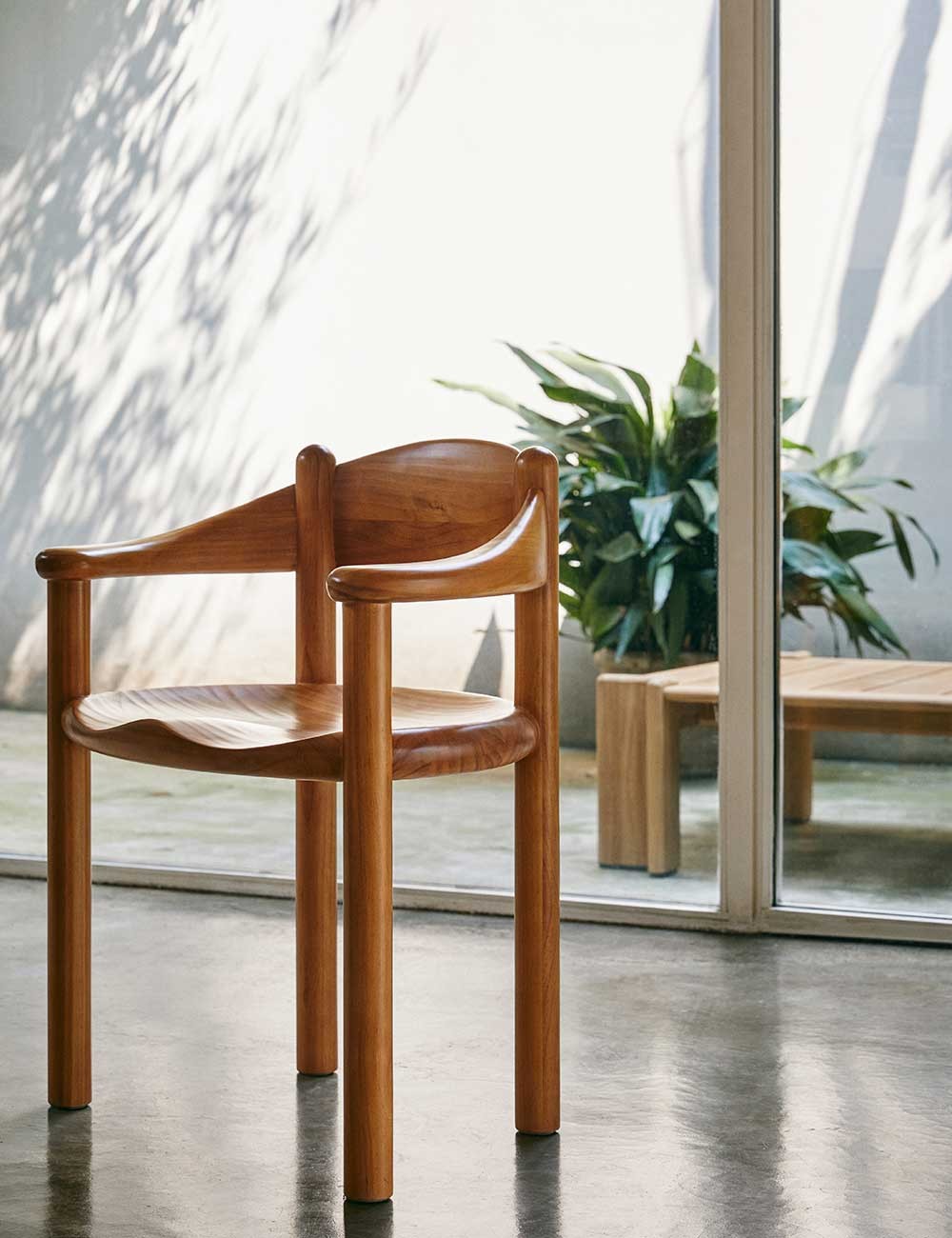 DAUMILLER ARMCHAIR