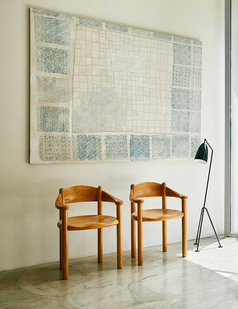 DAUMILLER ARMCHAIR