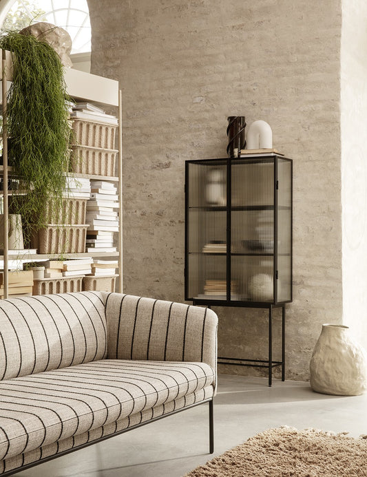 HAZE VITRINE REEDED BLACK