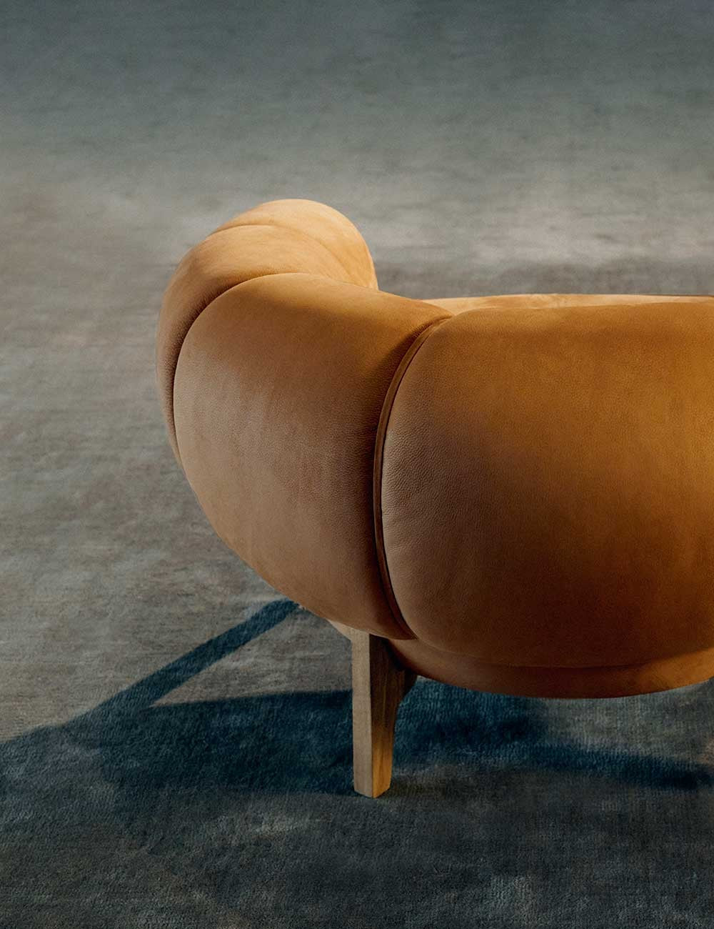 croissant lounge chair