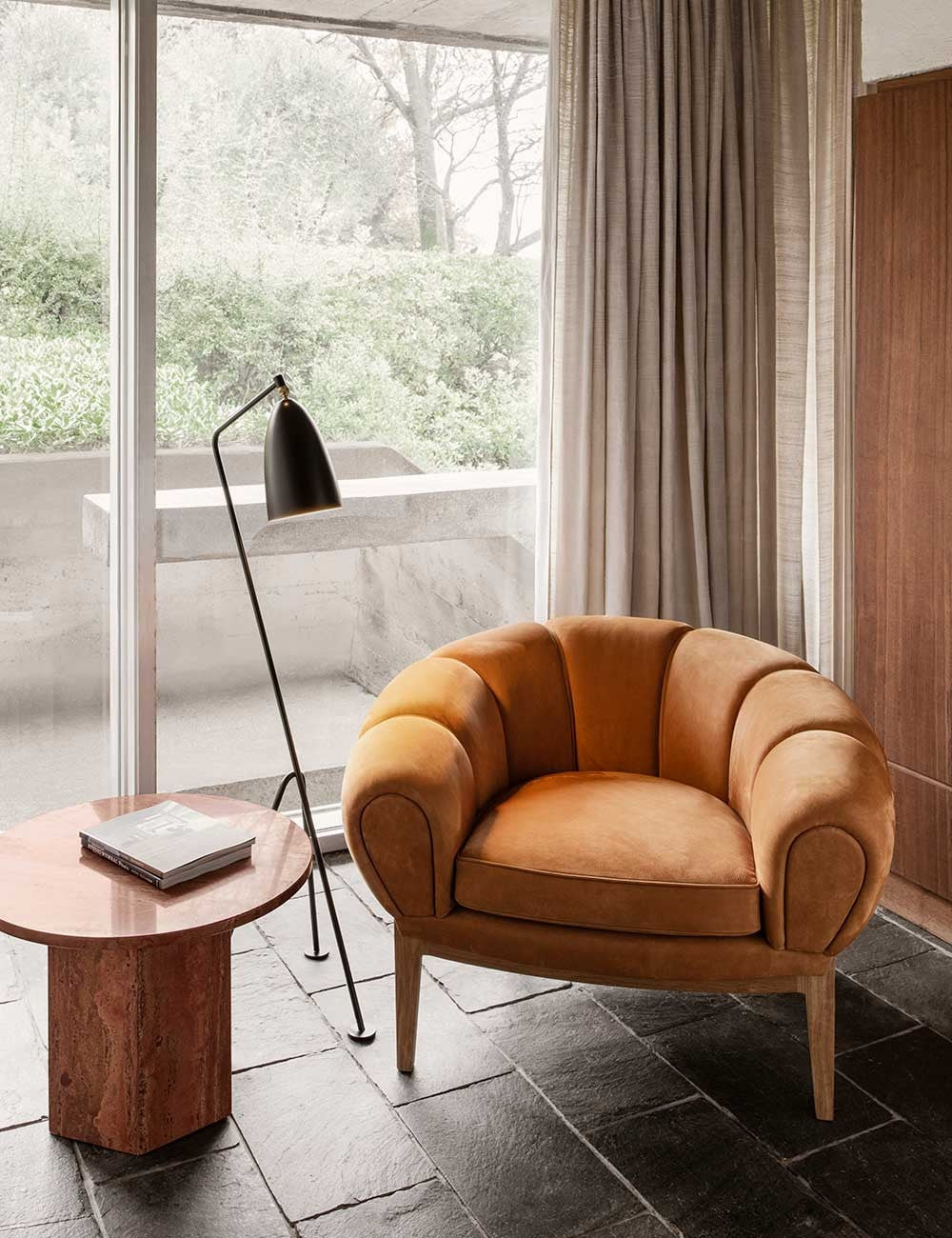 croissant lounge chair