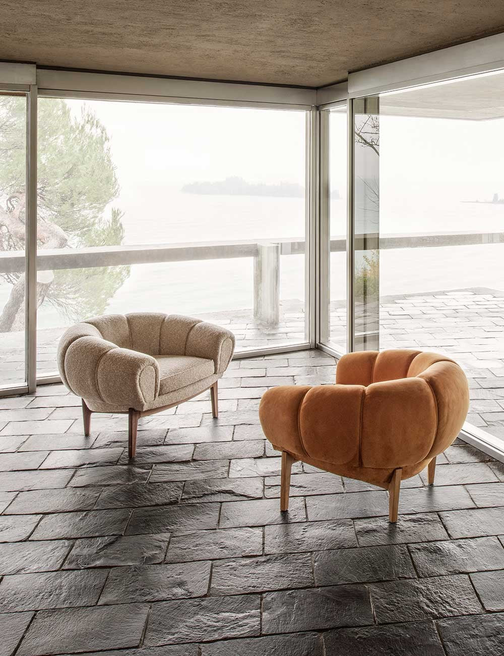 croissant lounge chair