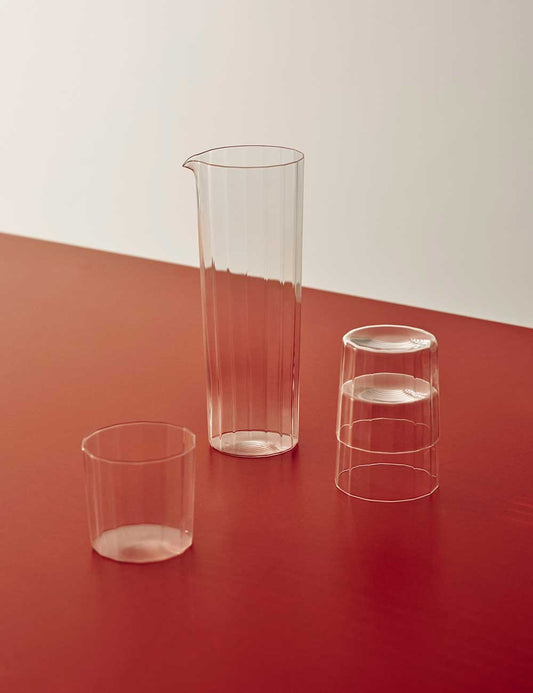 ANGLE CARAFE