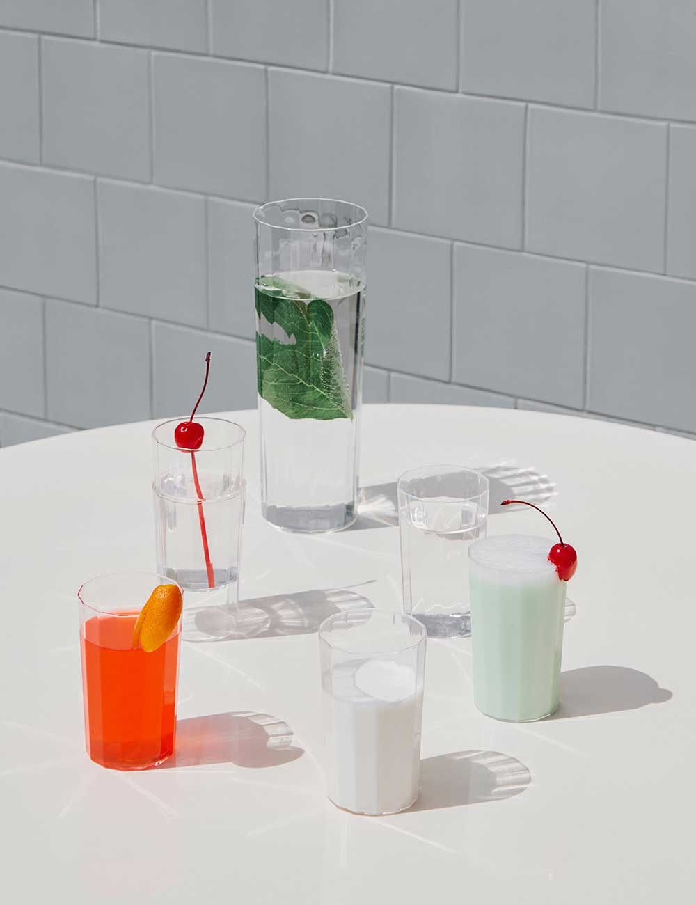 ANGLE CARAFE