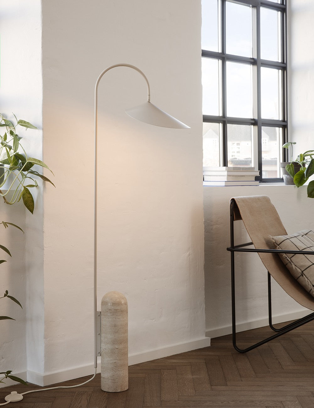 Lampada da terra in cashmere Arum