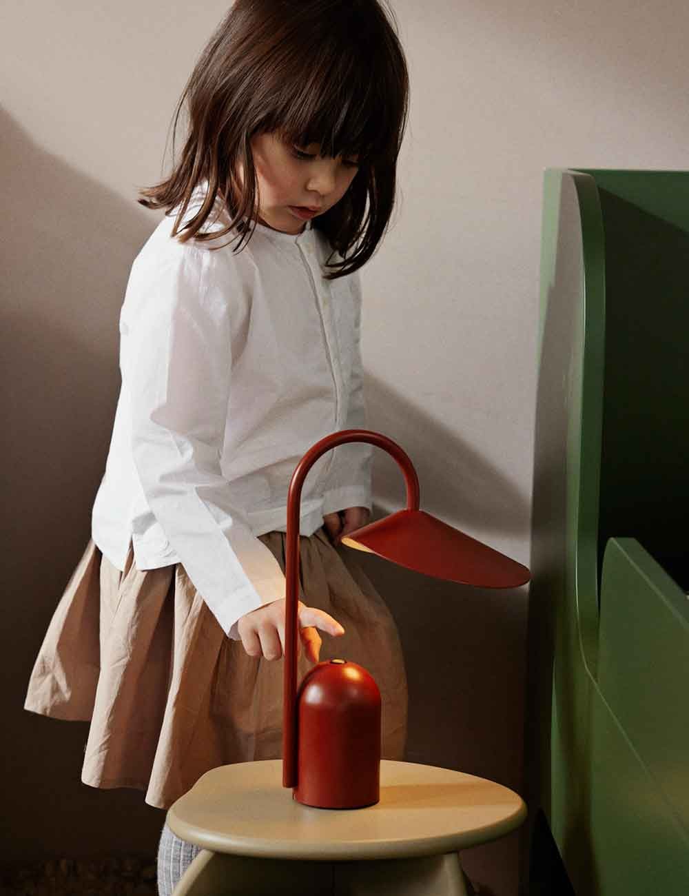 arum portable lamp