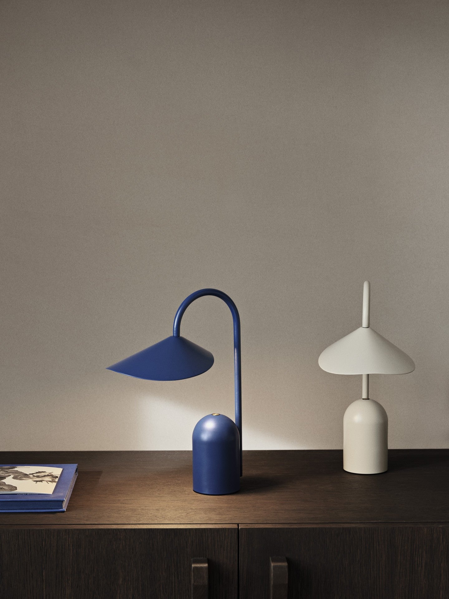 arum portable lamp
