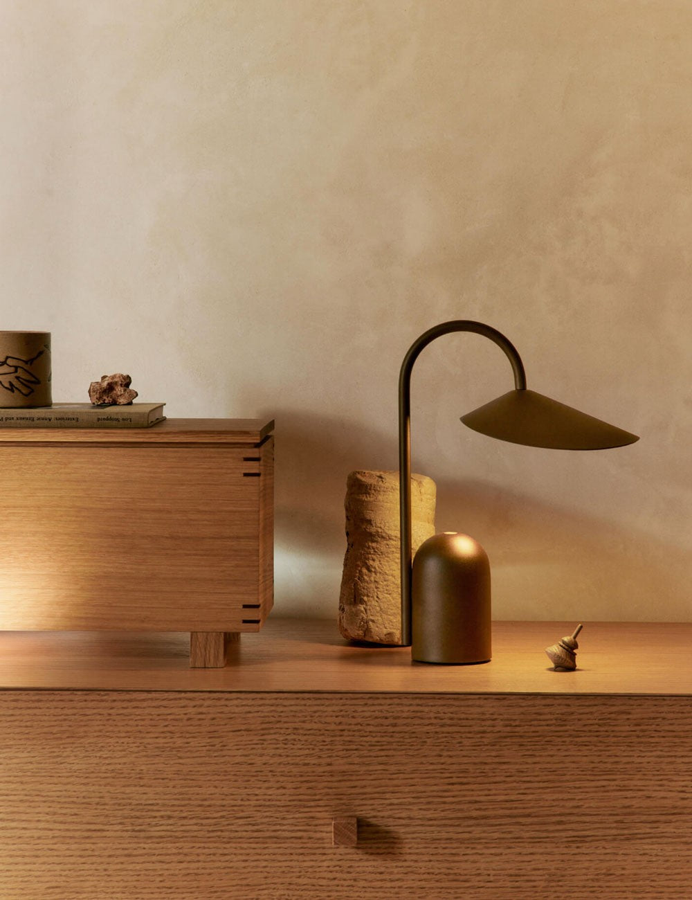 arum portable lamp