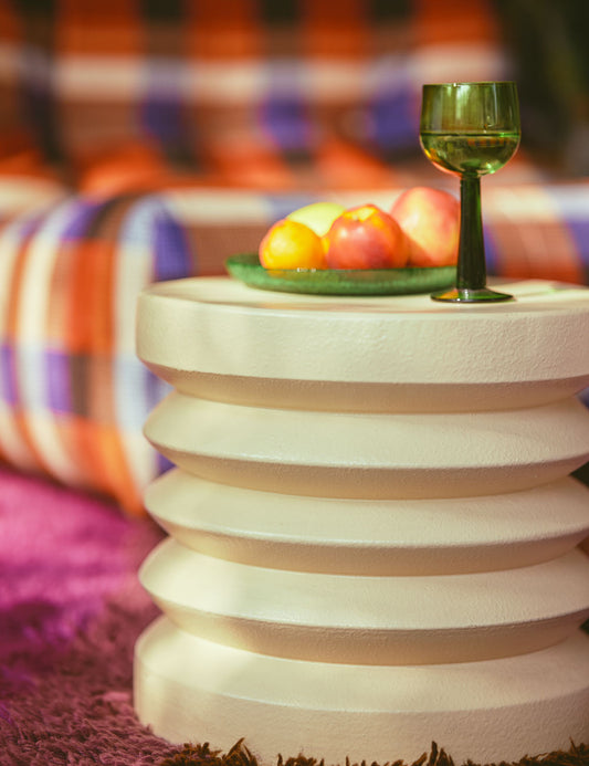 table d'appoint en grès crème