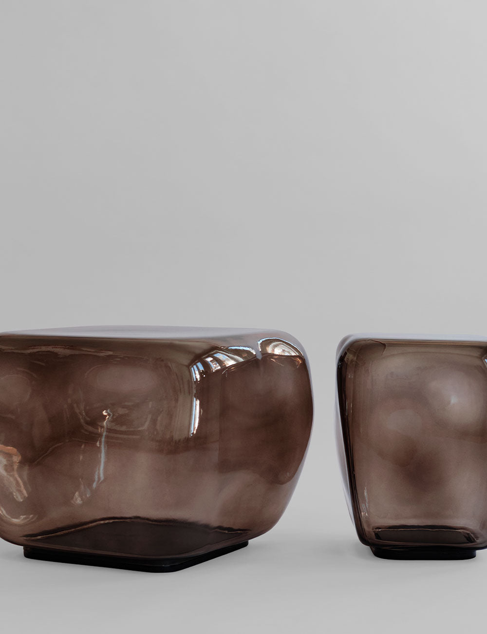 Table Ishi Medio
