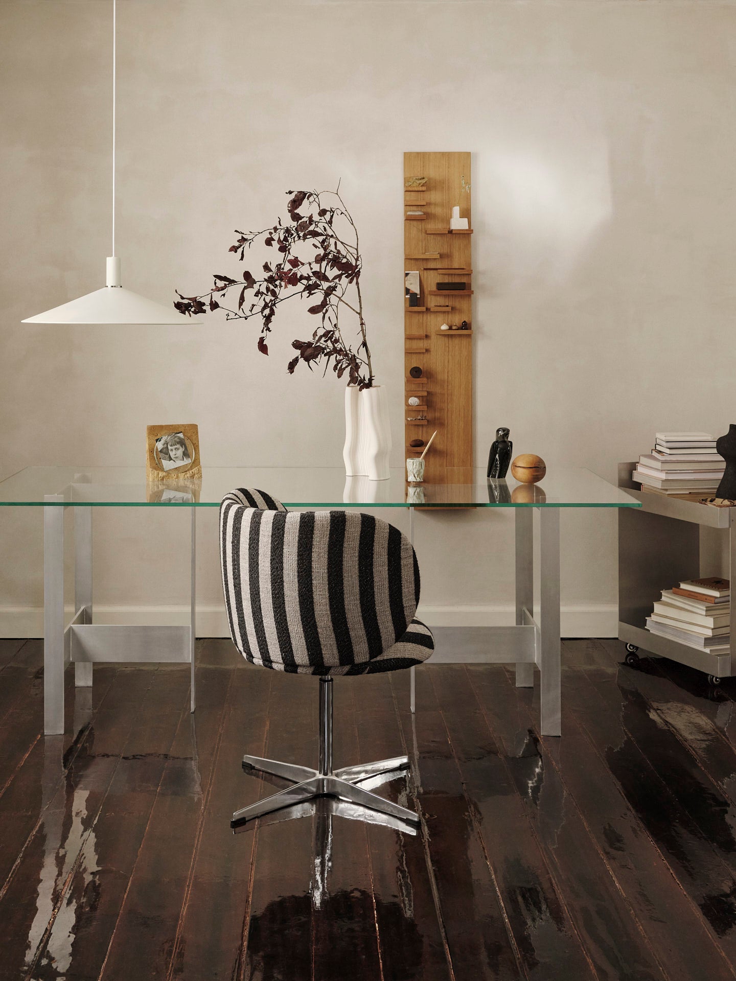Lager dining table expo