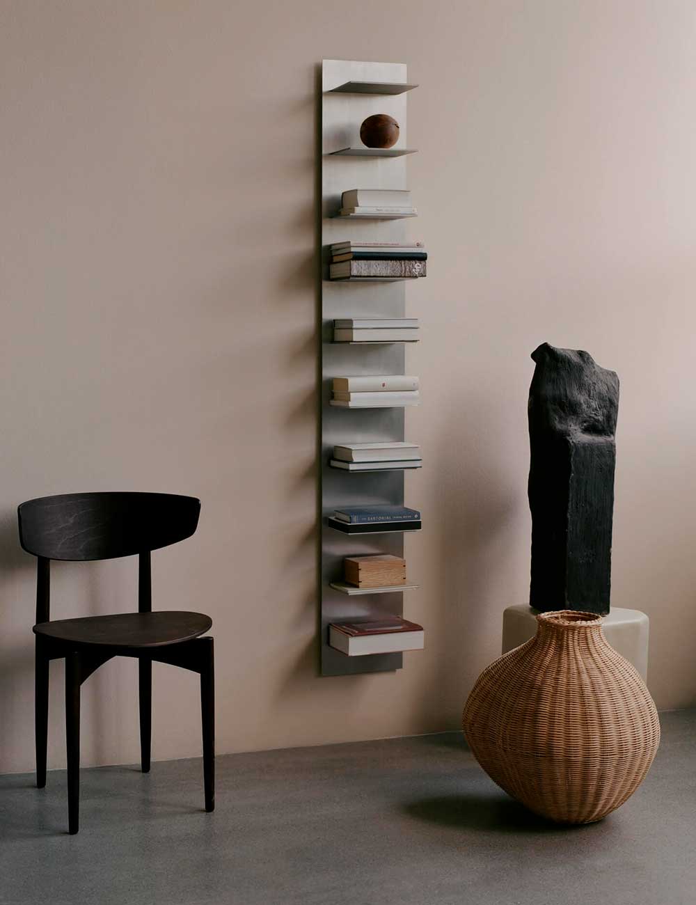 lager wall shelf tall