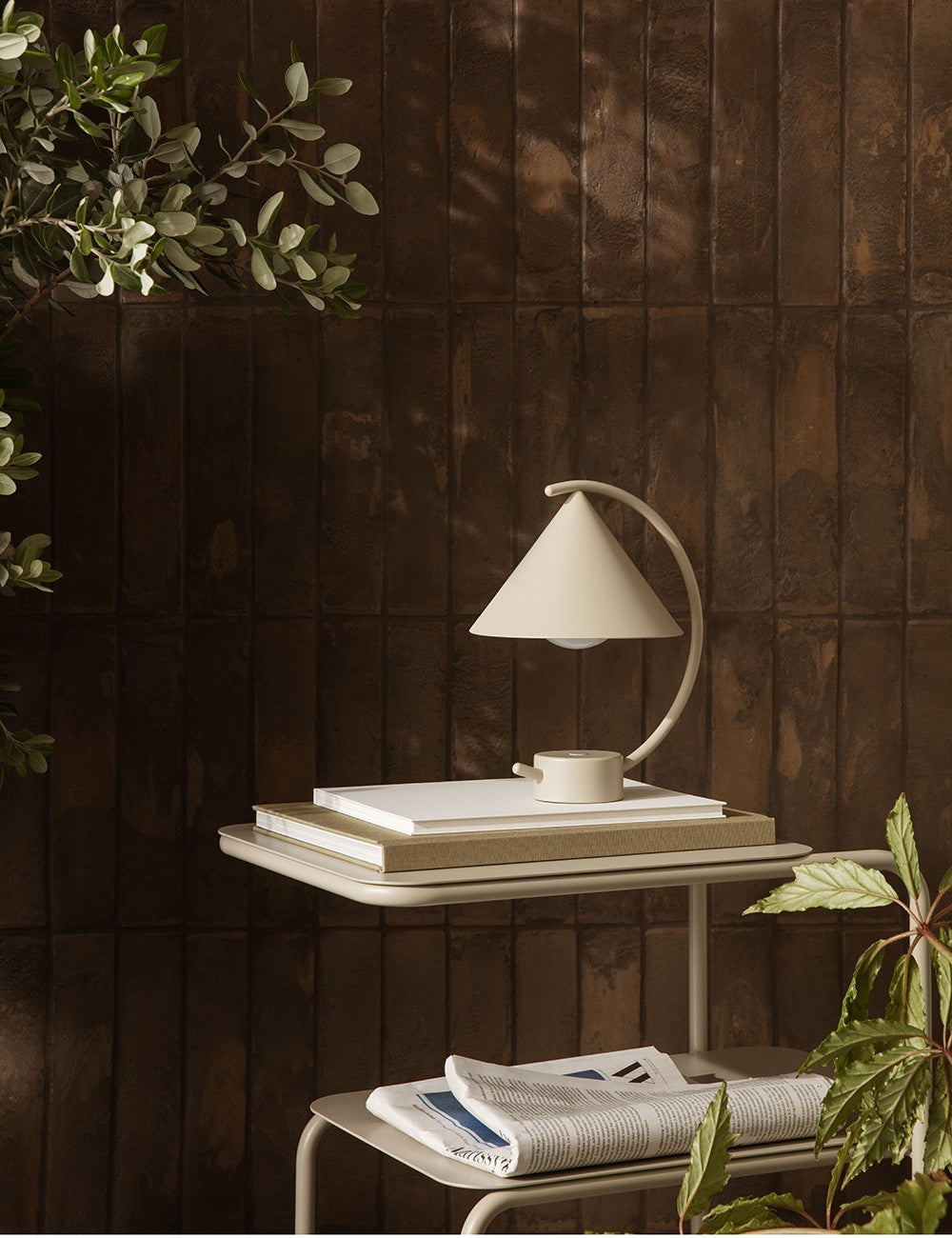 LEVEL SIDE TABLE
