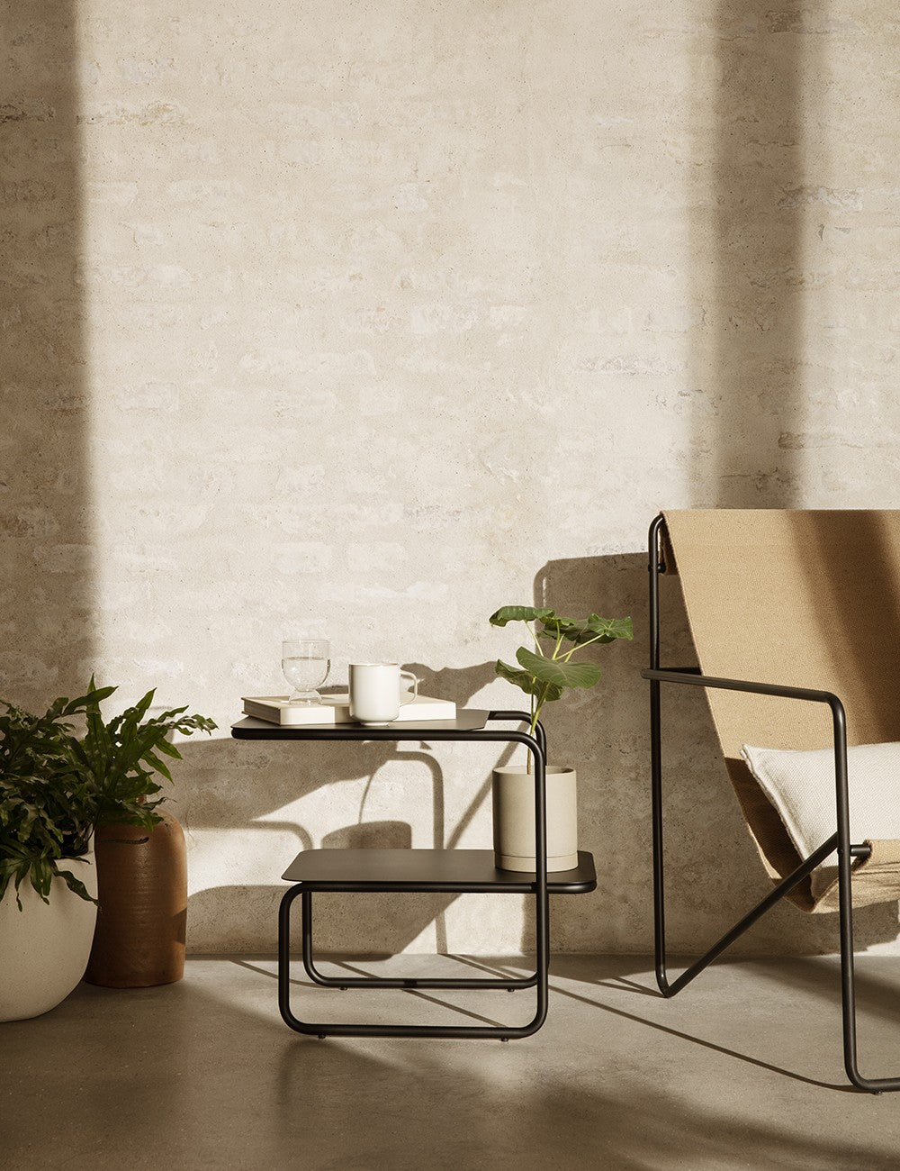 LEVEL SIDE TABLE