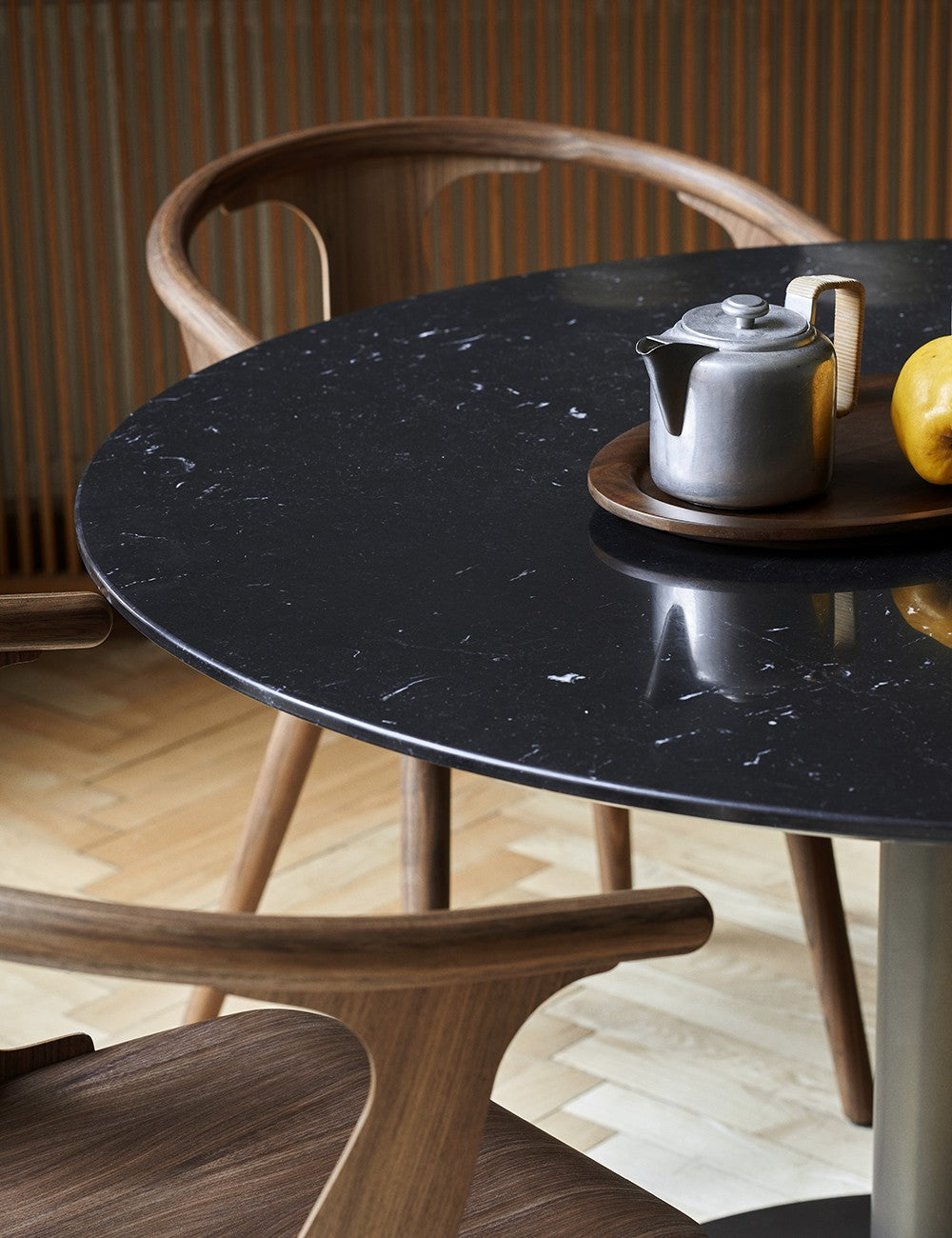 In Between SK1 chair