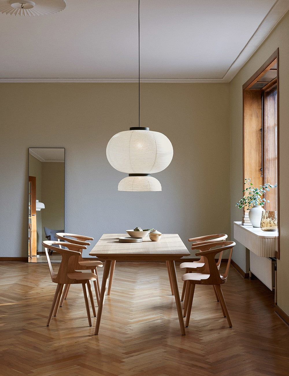 In Between SK1 chair