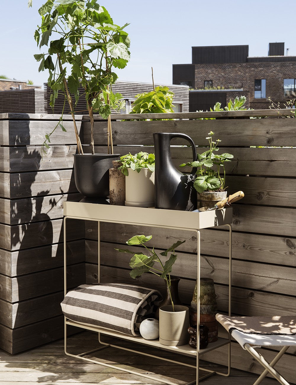 bac à plantes à deux niveaux