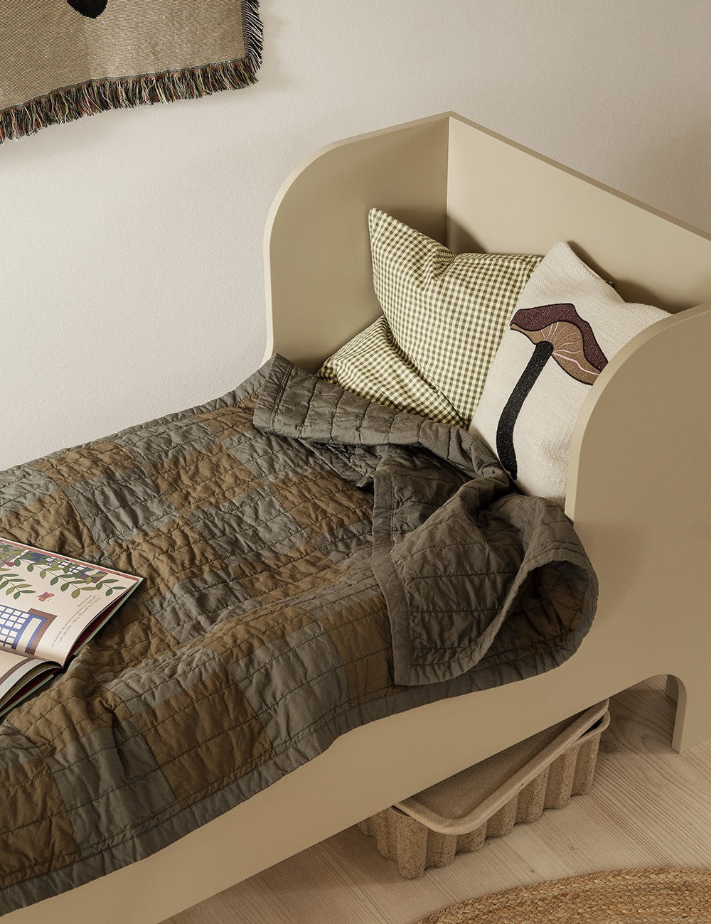 sill junior bed