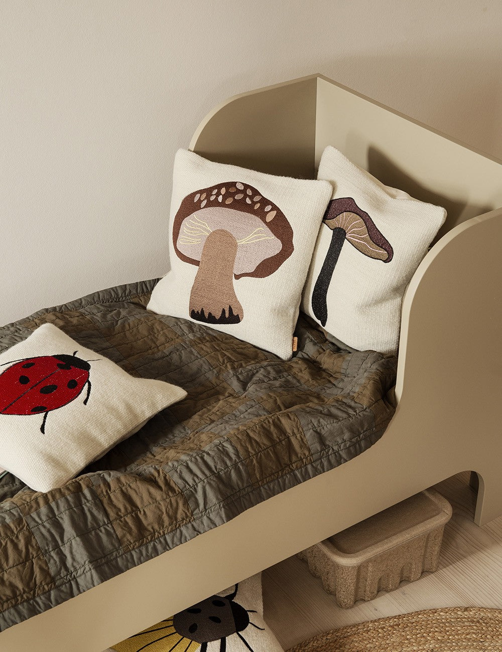 sill junior bed