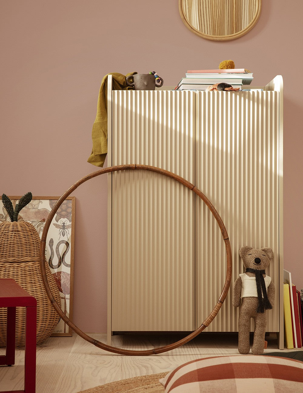 sill cupboard low