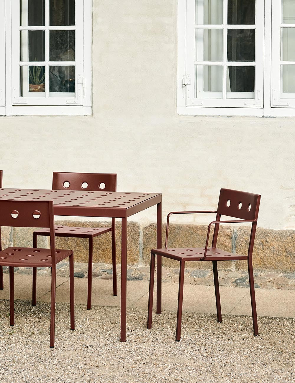 BALCONY TABLE 144