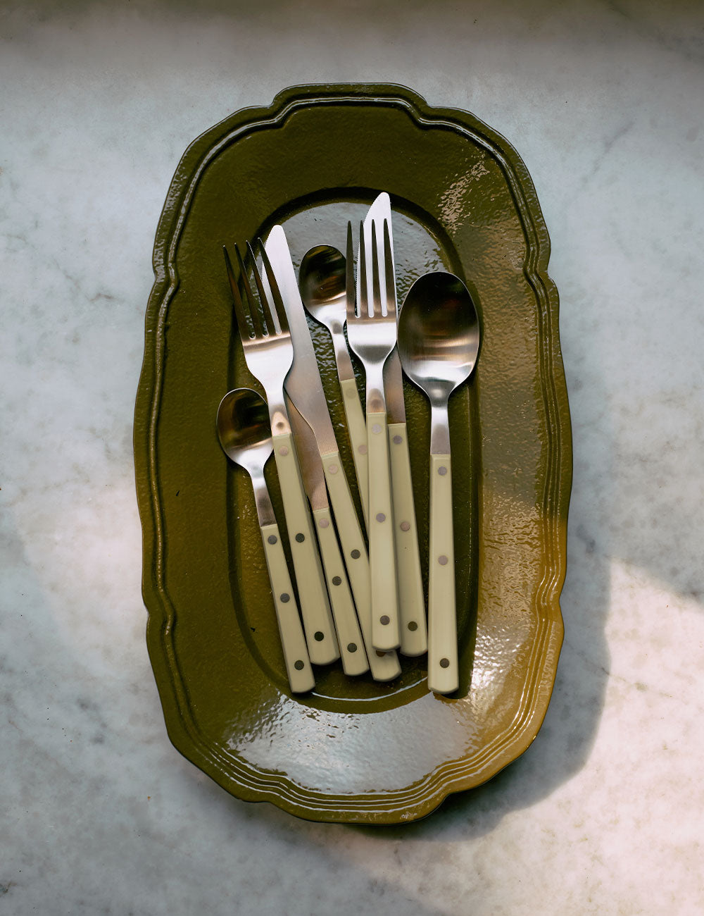 New classics: serving tray