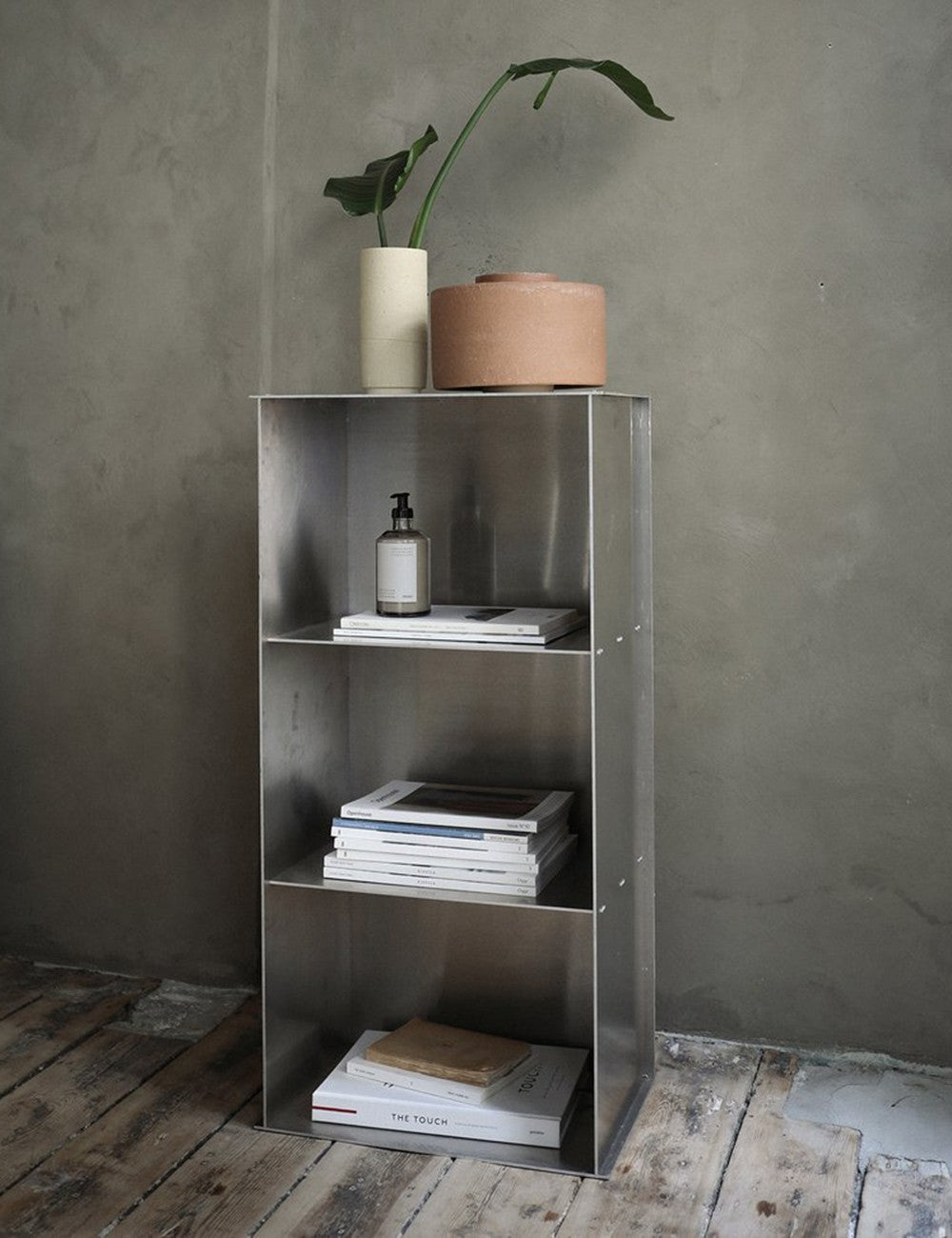 RIVET CASE