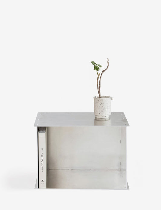 RIVET BOX TABLE