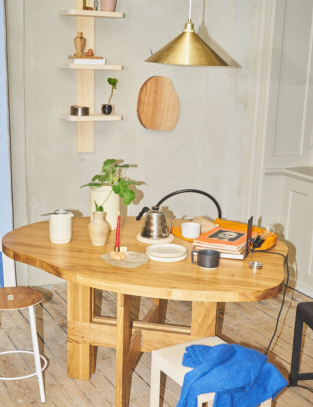 farmhouse table pond
