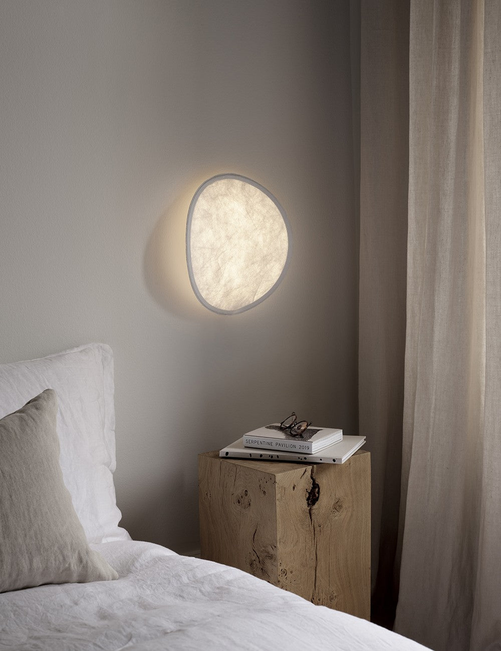 tense wall lamp