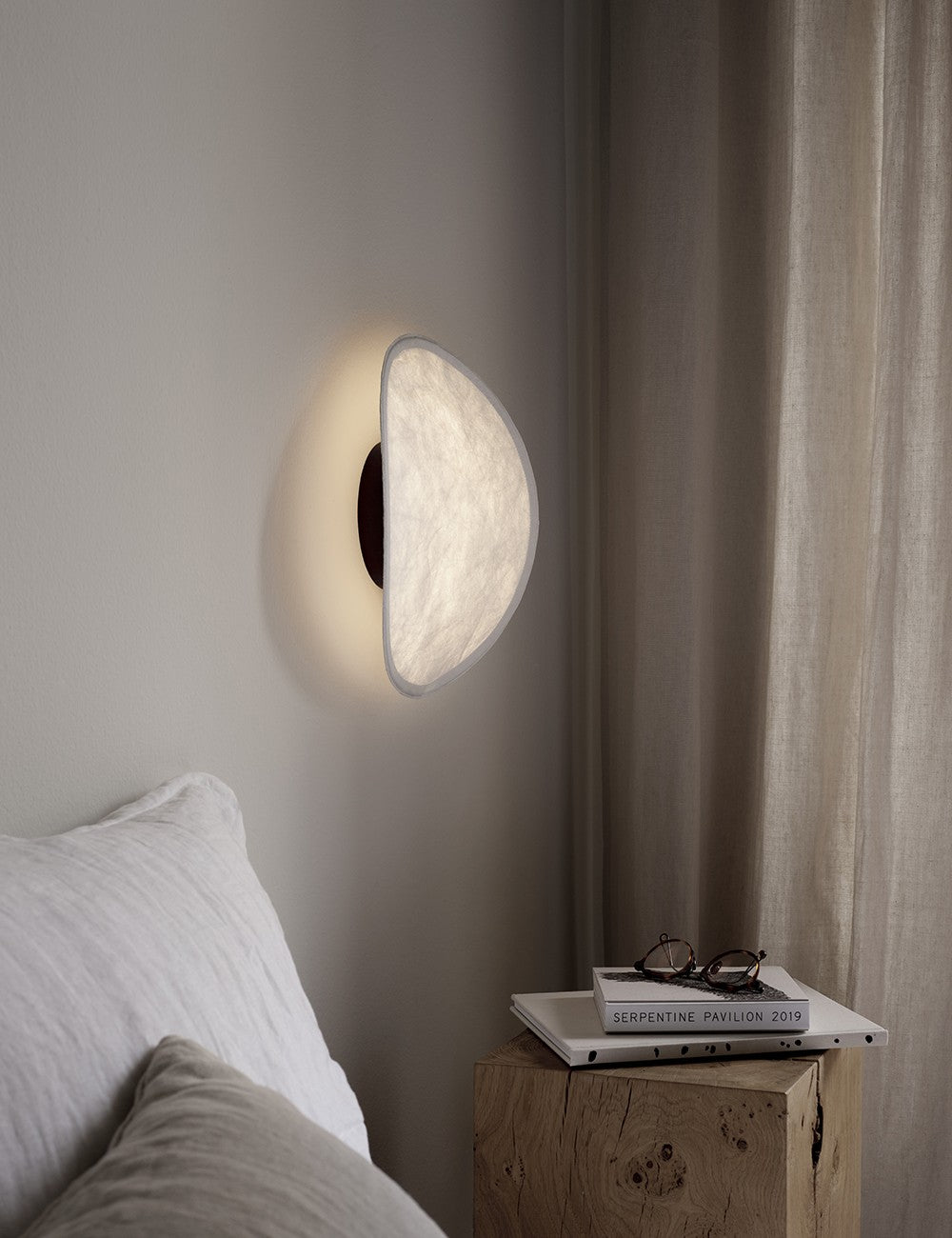 tense wall lamp