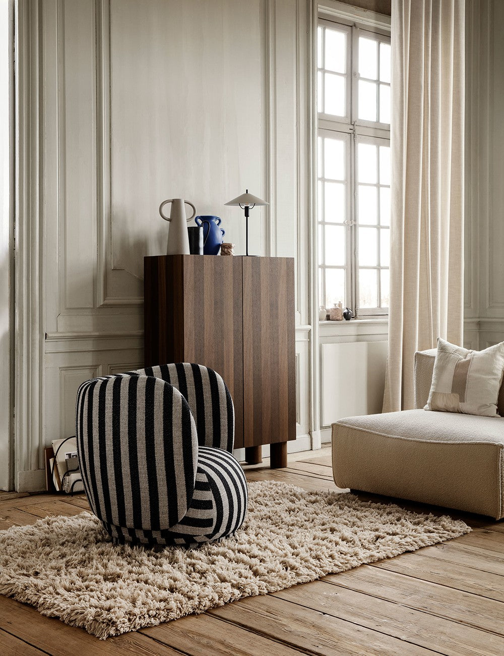 POST STORAGE CABINET