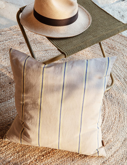 GRAND CUSHION OYSTER