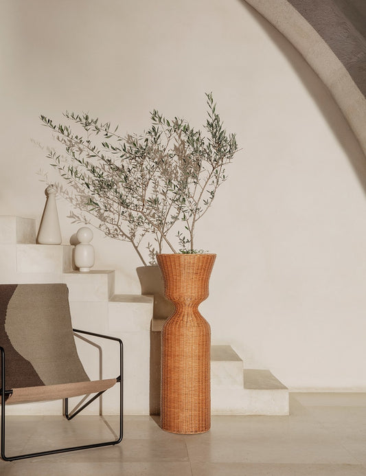 agnes plant stand tall