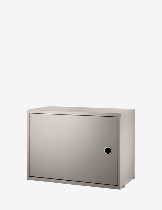armoire à portes battantes