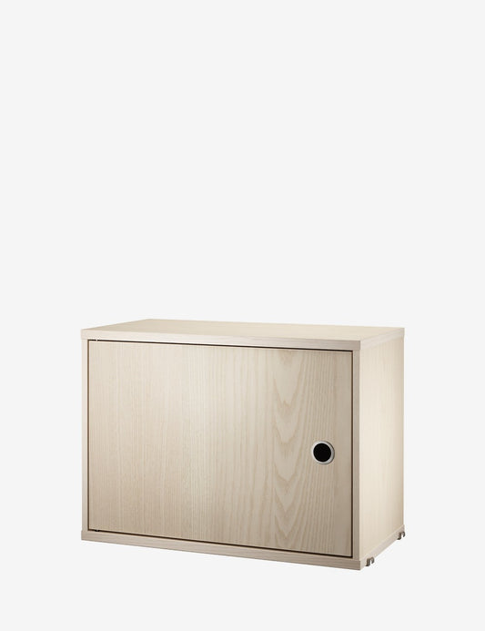 armoire à portes battantes