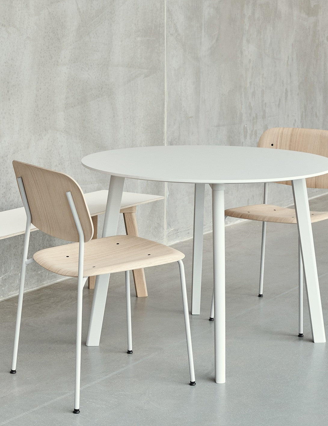 SOFT EDGE 40 CHAIR