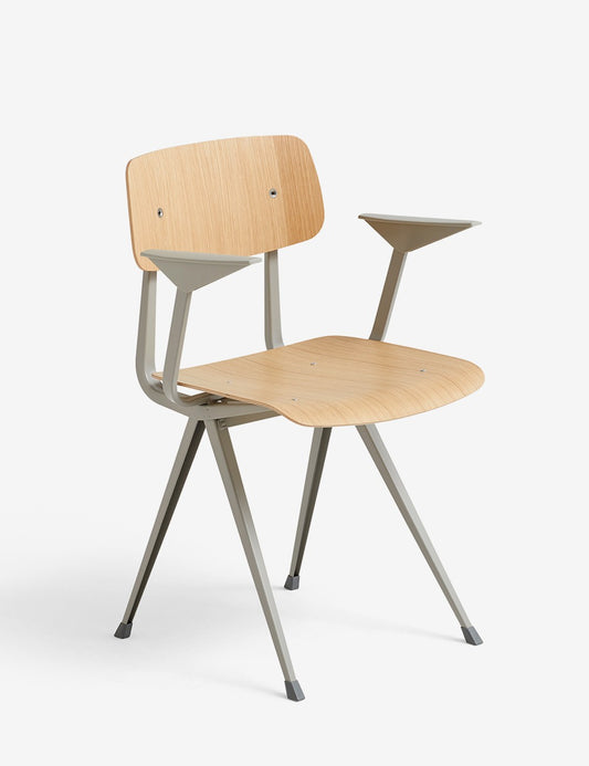 résultat de la chaise à accoudoirs