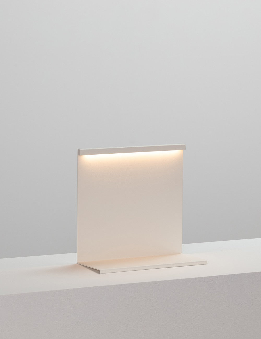 LBM TABLE LAMP