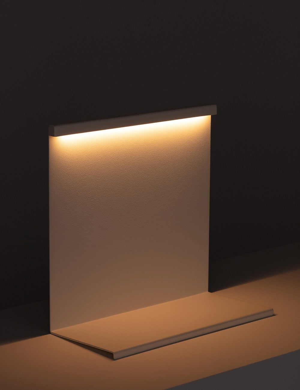 LBM TABLE LAMP